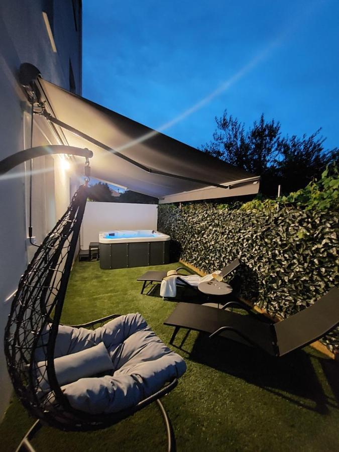Garden Apartment Leoma With Free Parking! 자다르 외부 사진